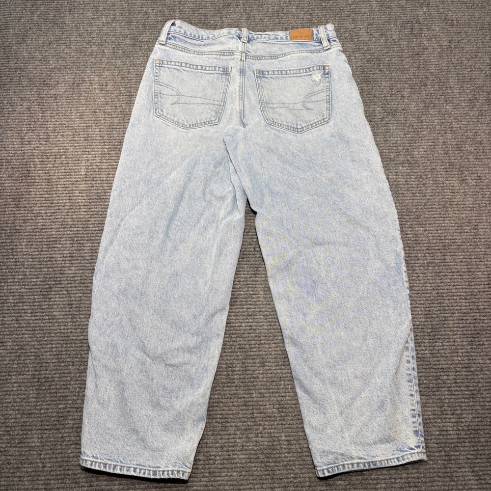 American Eagle Barrel Jeans Womens 6 Light Wash Distressed High Rise Curved Leg - Picture 5 of 8